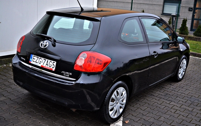 Toyota Auris cena 13500 przebieg: 324000, rok produkcji 2007 z Limanowa małe 79